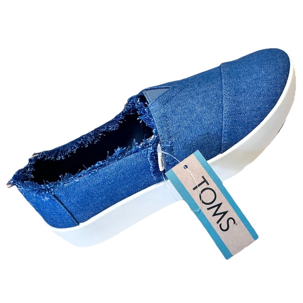 NWT Women's TOMS Verona Slip On Sneaker Slate Blue‎ Denim/Fray Size 9